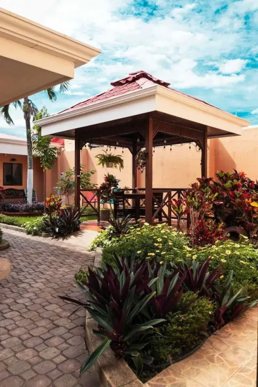 Brisas del Aeropuerto Airport Breezes inn