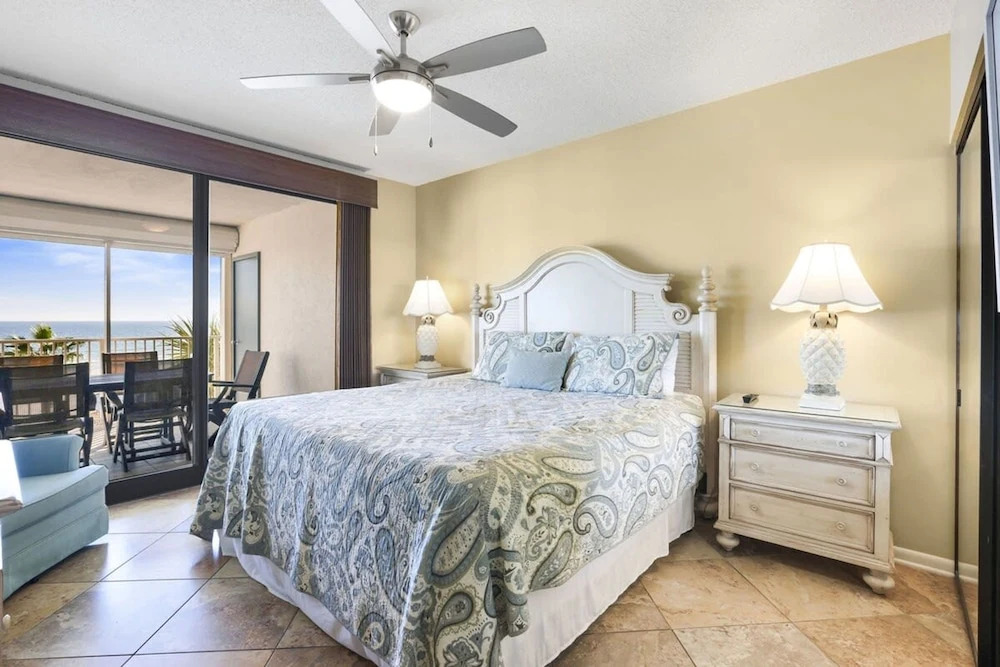 Windward Pointe 305 3rd Floor Beachfront Pool