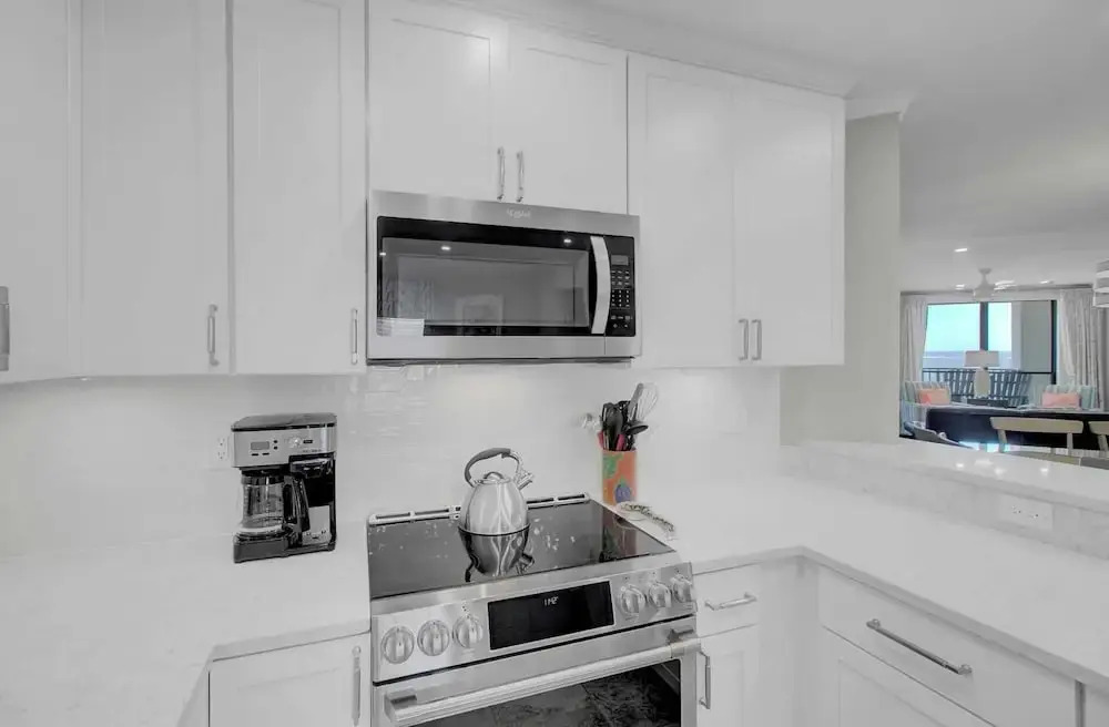 502 Summerhouse by Avantstay Ocean Front Condo w/ Community Pool Access