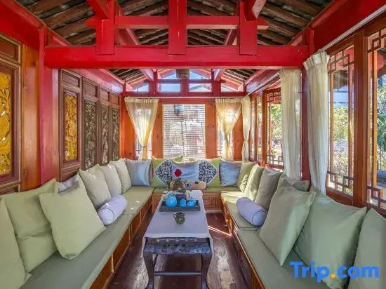 Yixing Thatched Cottage Inn (Lijiang Old Town Dashuiche Branch)