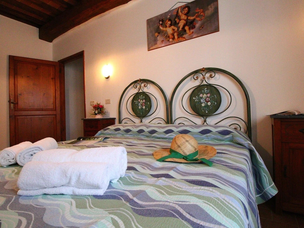 Farmhouse on a hill in the breathtaking Tuscan countryside