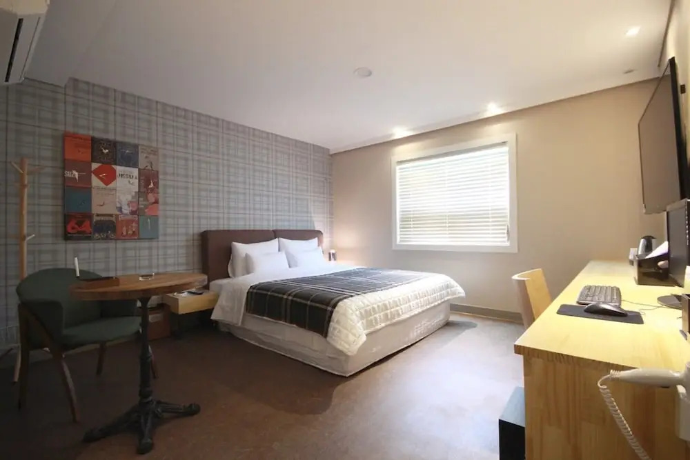 Deokcheon Den Basta Hotel