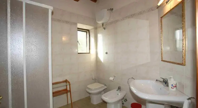 Casale a Siena con piscina e vista panoramica