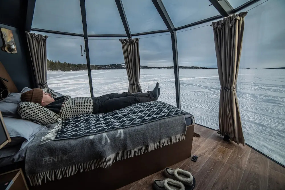 SnowLounge AuroraHut GlasIgloos IceHotel