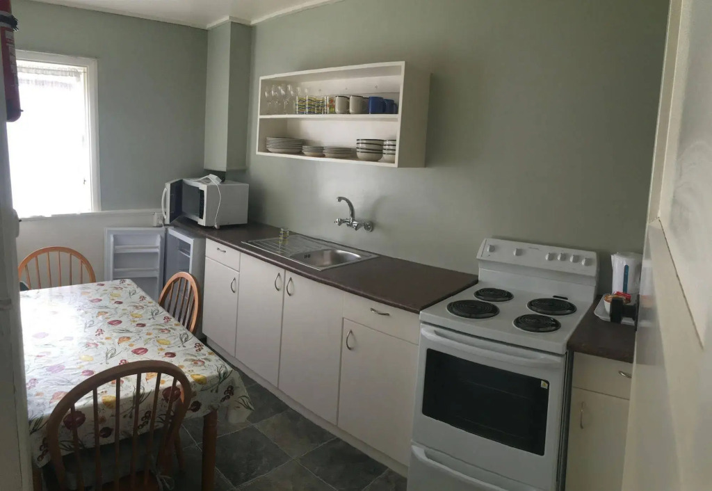 Manor on the Park Backpackers