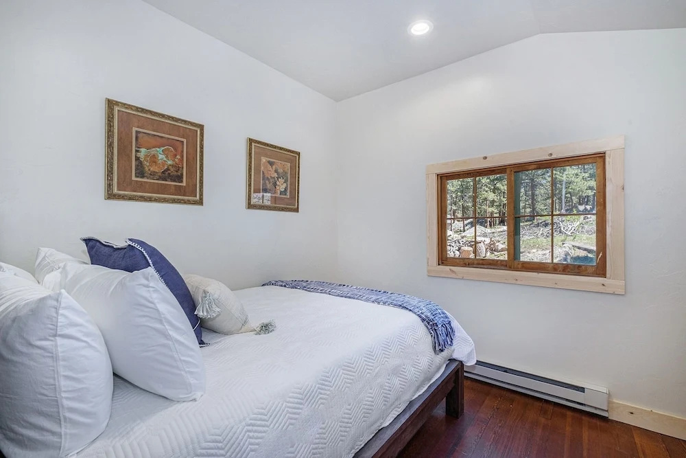 Niwot Cabin - Stay In Rocky Mountain National Park - Estes Park - New Listing - 22-zone3298 2 Bedroom Cabin by RedAwning
