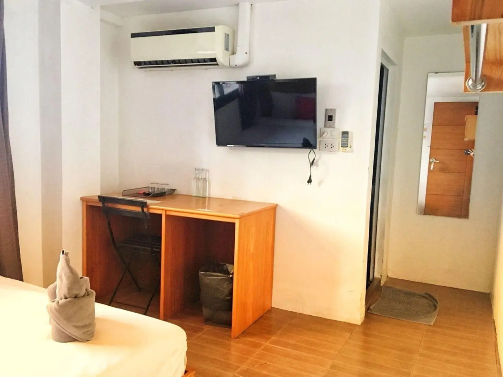I Room Hotel