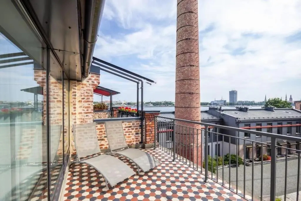 Gypsum Factory - Historic 4 Floor Townhouse - River View Terrace - King Bed 140m2