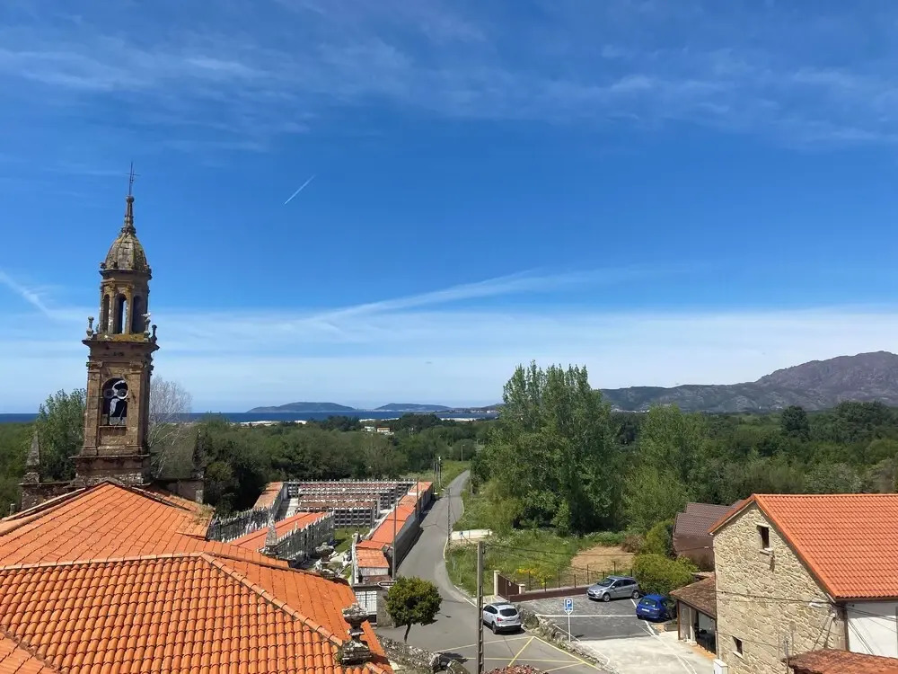 Relax in Comfort at Charming 3-bedroom Vacation Home in Vilar España Carnota