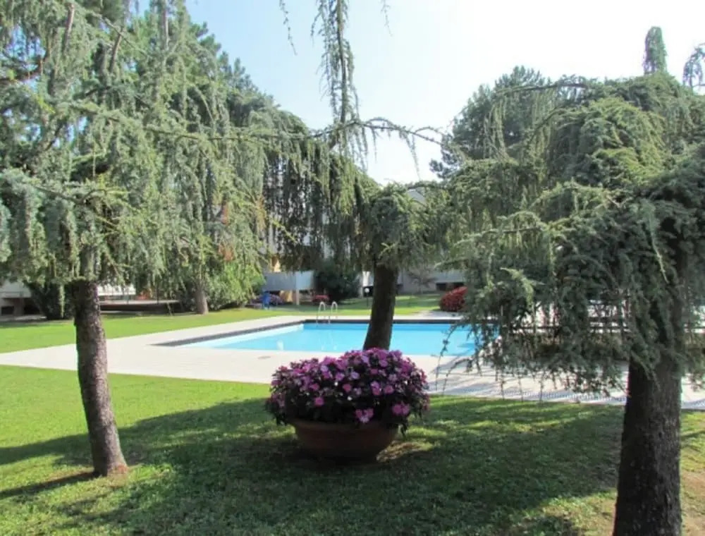 Flat With Terrace Overlooking the Pool