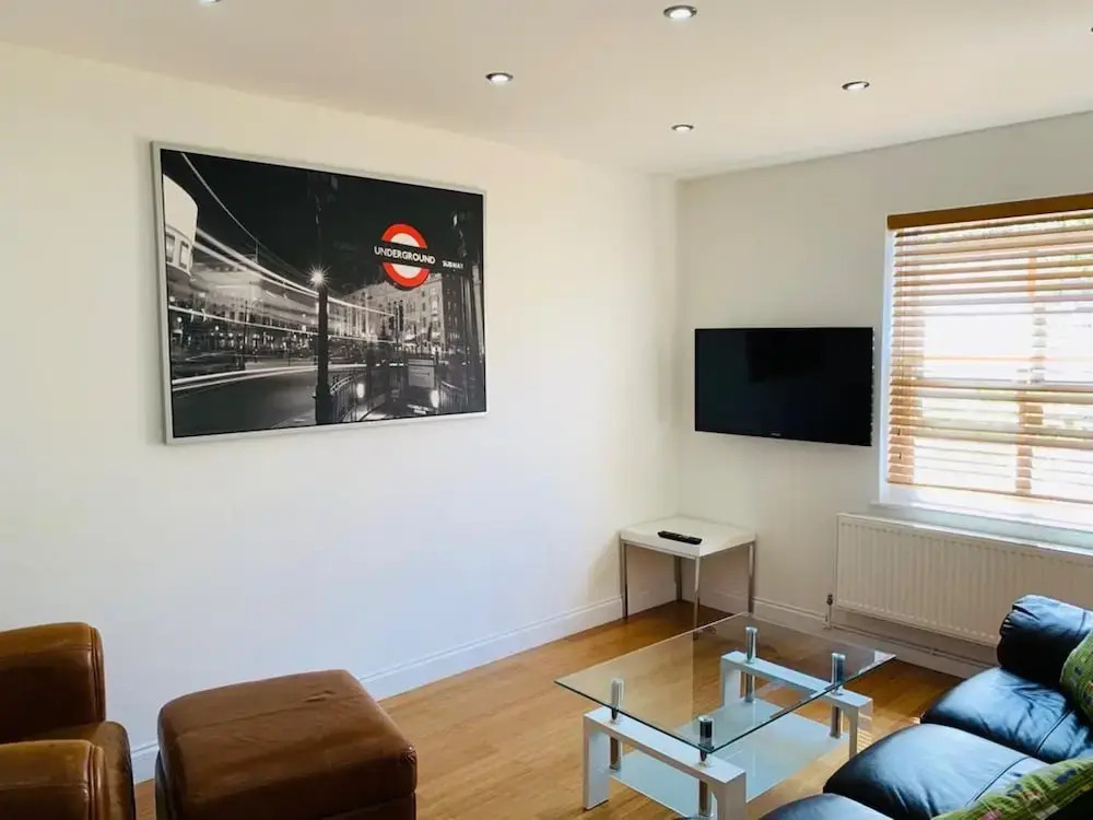 London Retreat at Hindsley's Place