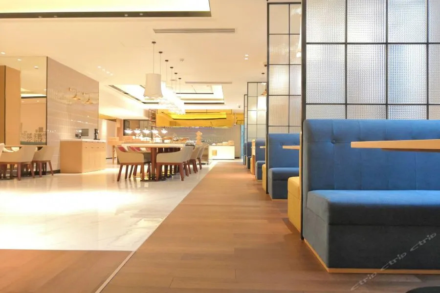The Hotel V (Shanghai Hongqiao Hub)