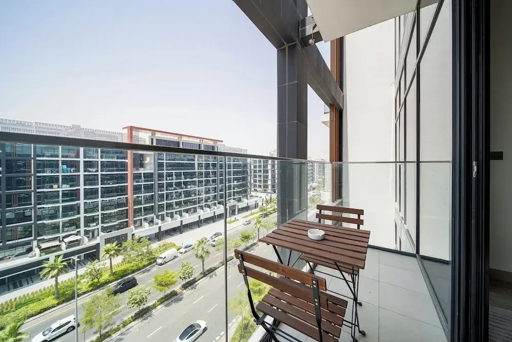 PVH - Stylish 1BR - Azizi Riviera