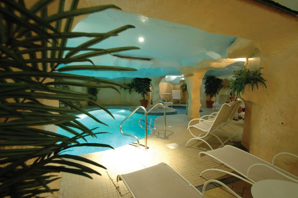 Royal Hotel