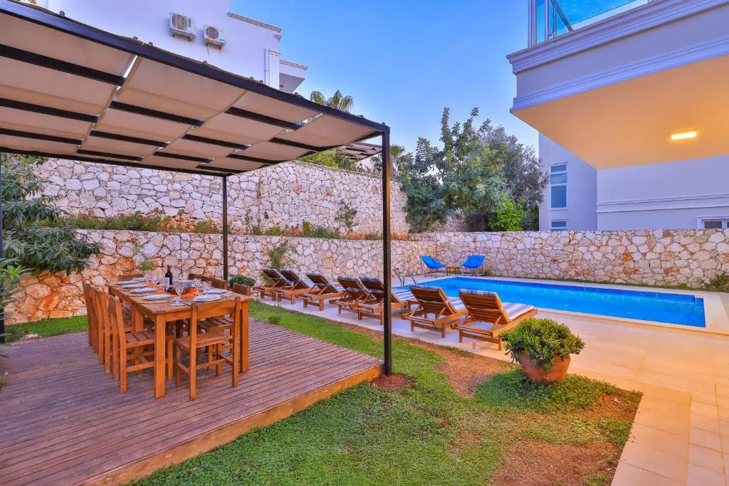 VILLA MYSTIC 5br/6bth Prvt Pool-Garden & Sea Views