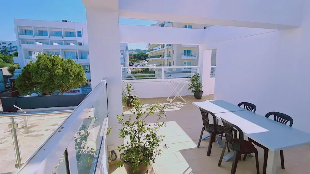 40 PRO 2 - Sunrise Beach Apt 2