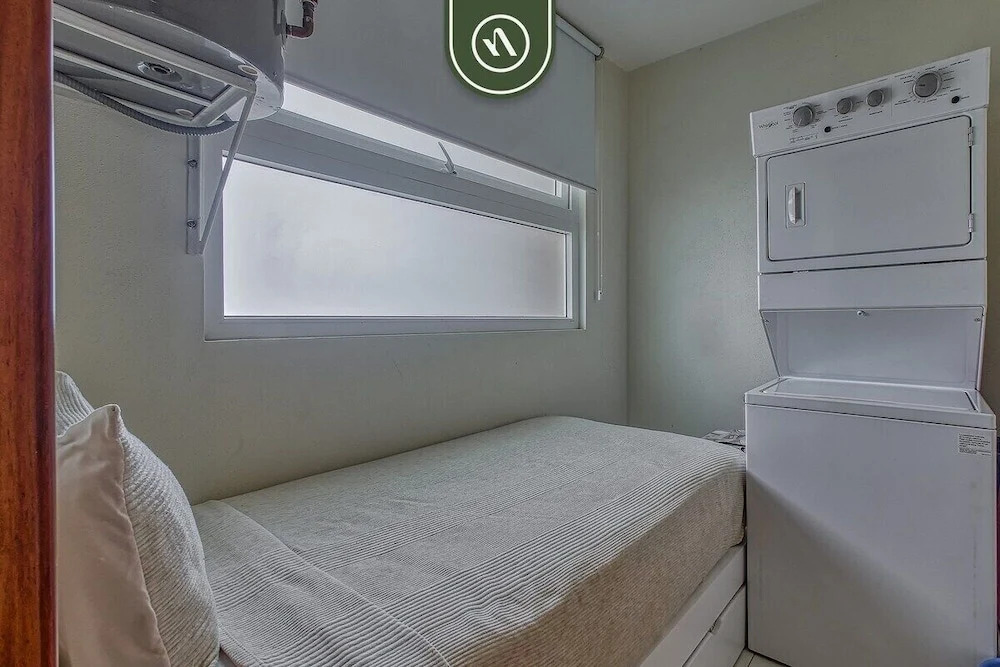 2BR Condo With Private Balcony - Padel Court