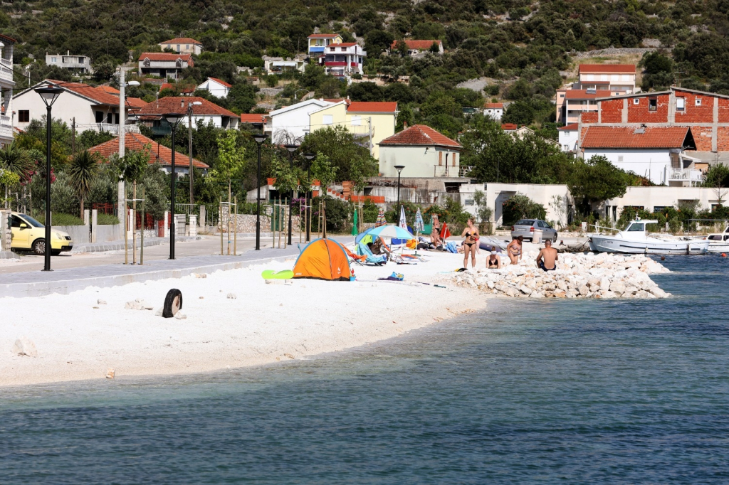 Apartment Marin - comfortable apartment near sea: A1 Vinisce, Riviera Trogir