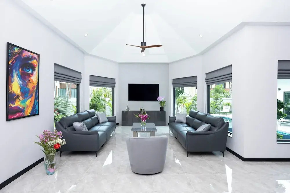 Villa Waree minutes from the city and beach