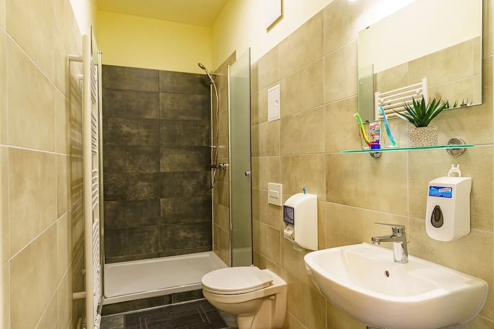 Hotel und Hostel Gleisbett