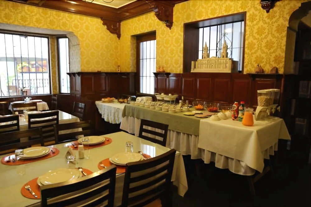 Miraflores Lodge