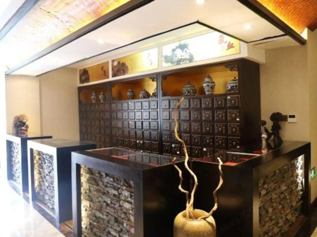 Royale Tower Hotel