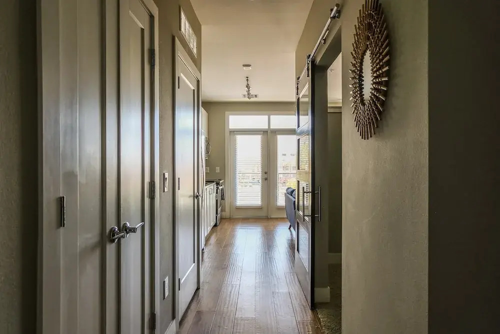 FRONTDESK Old Town Apts Scottsdale