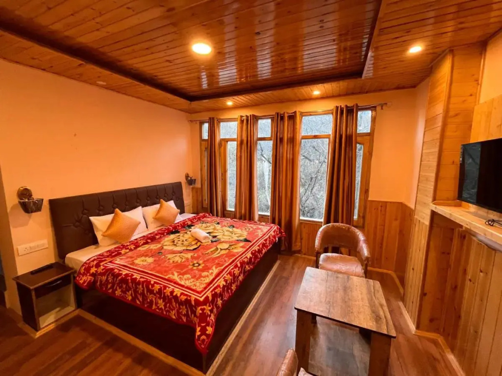 Crested View, Kufri