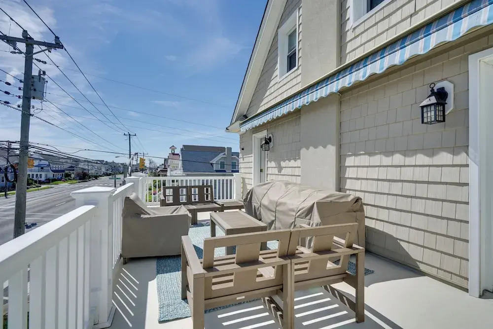 Steps to Boardwalk: Group Getaway in Ventnor City