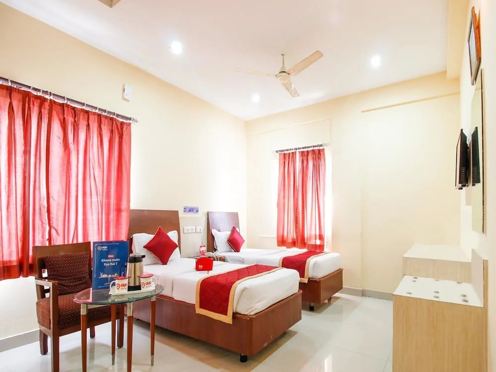 OYO 1520 Hotel Tourist Plaza