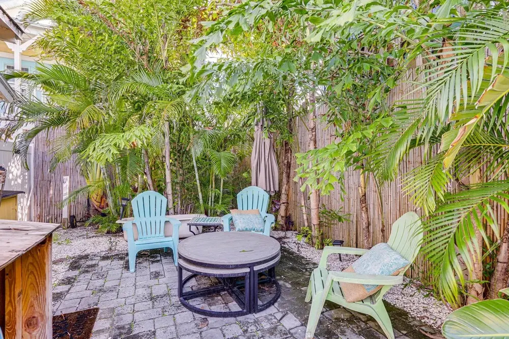Sunny Treasure Island Bungalow, 200 Steps to Beach, Treasure Island