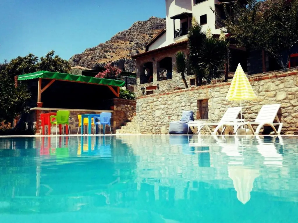 Pir Efes Konakları