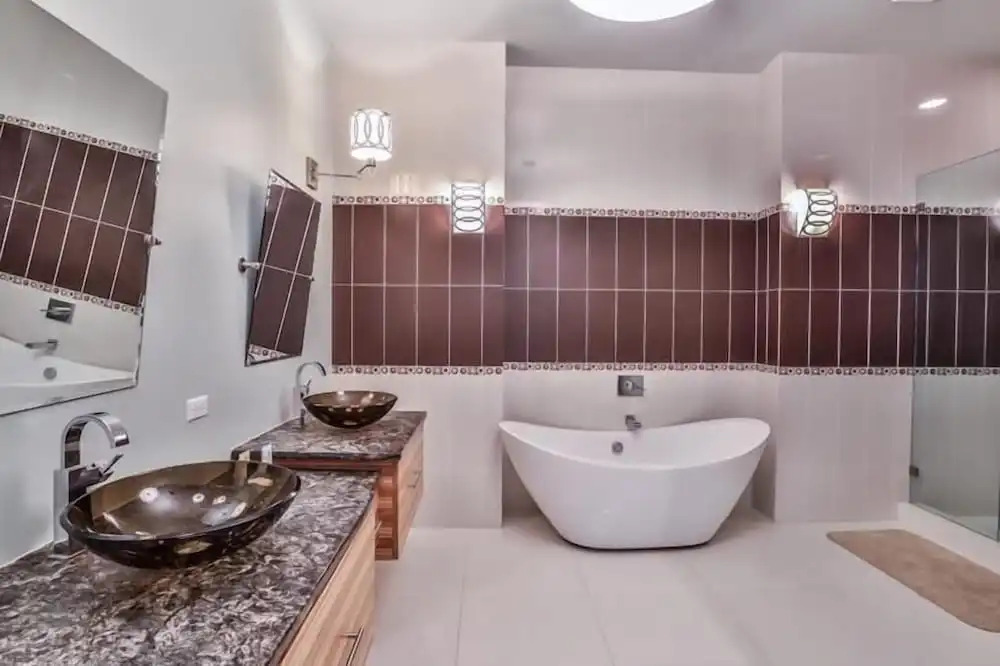 Bord du Mer 6 Bedroom Holiday Home by Five Star Properties