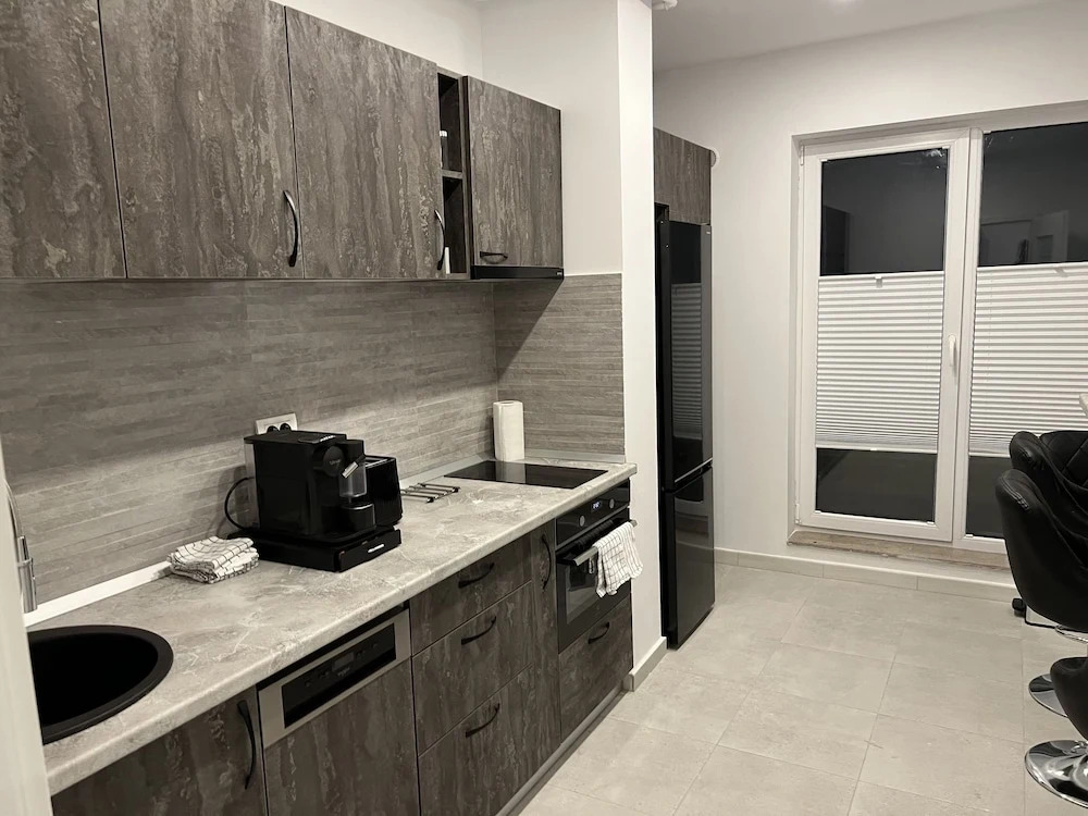 Stunning 3-Room Penthouse W10+W11