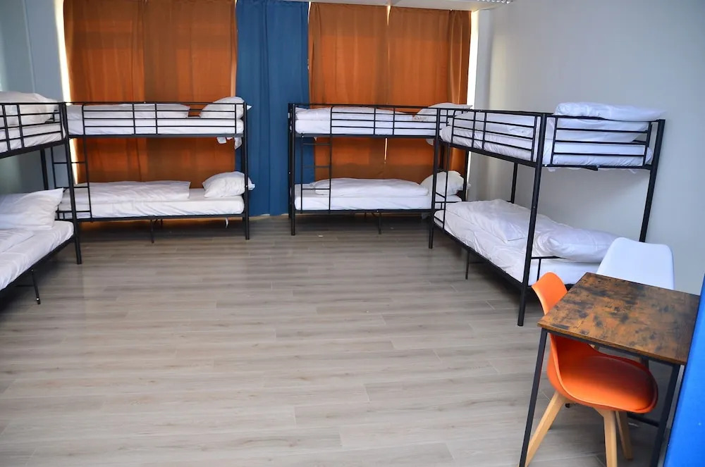 Xenon hostels