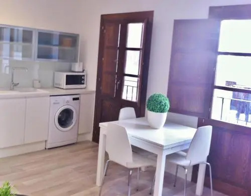 Superb Central Market Apt