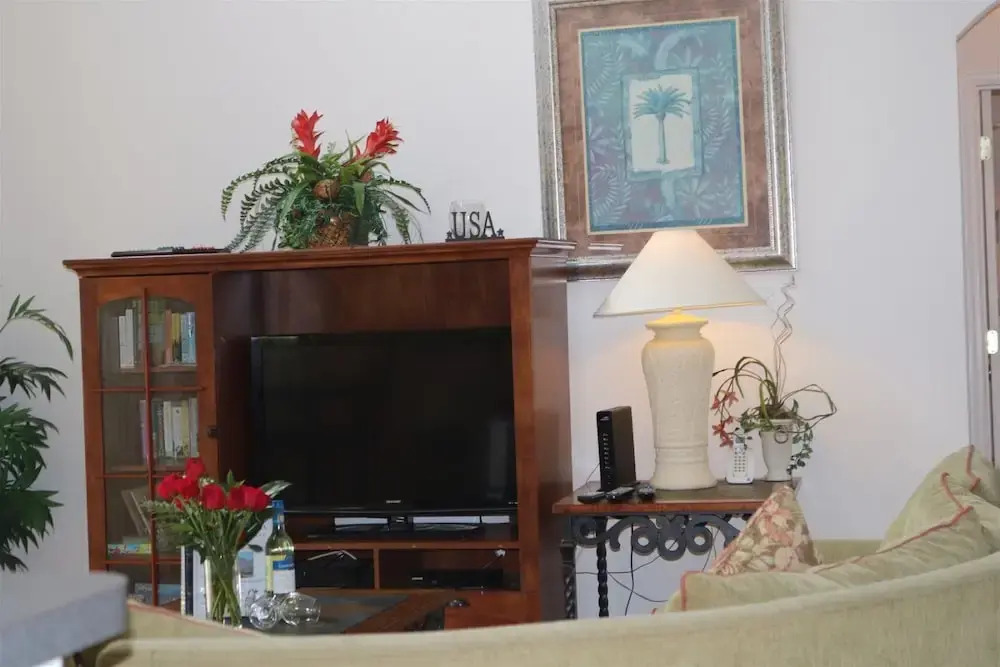 Stunning 4 bed Villa With South Facing Pool and spa With no Immediate Rear Neighbours - 15
