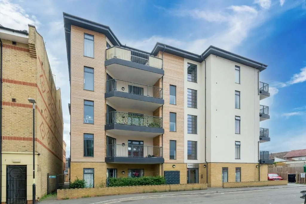 **New** Divine Apartments Slough High Street 2 bed