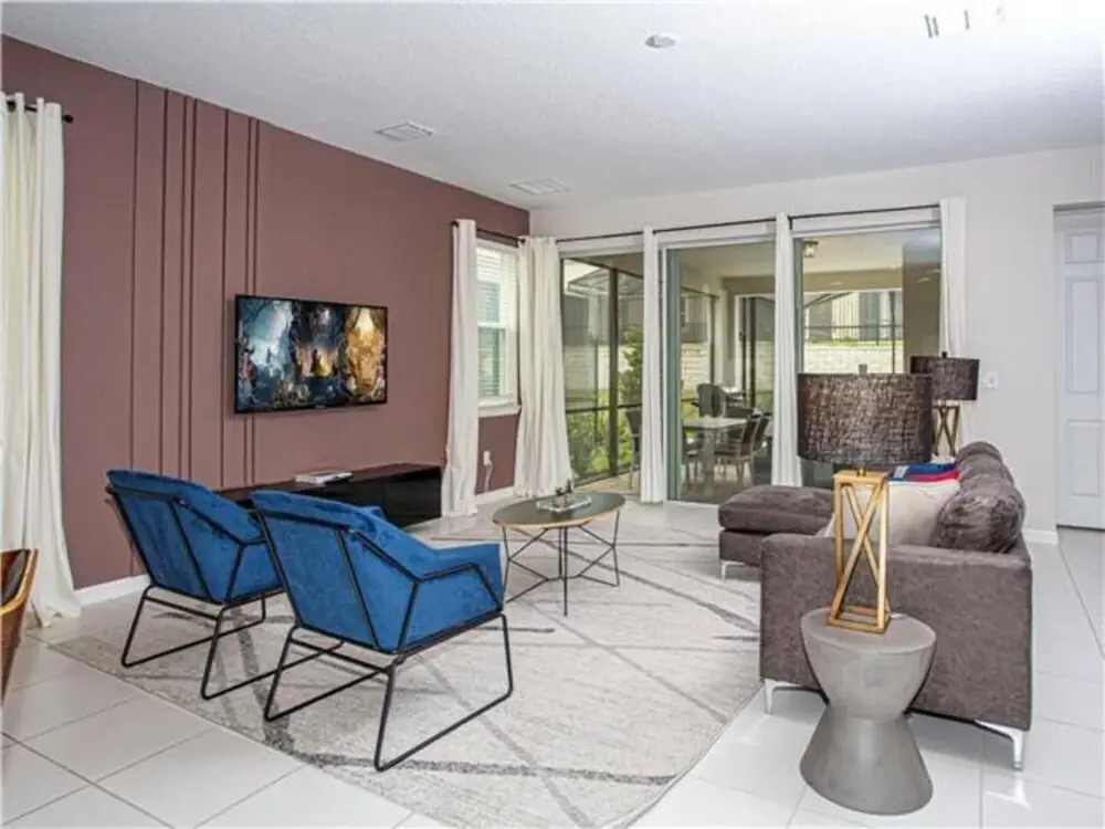 Stunning Property With Pool Located at Solara Resort Near Disney and Attractions