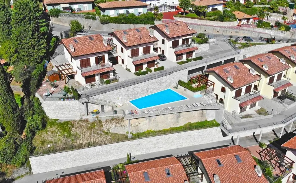 La Quiete 07 lake view Apartment by Gardadomusmea