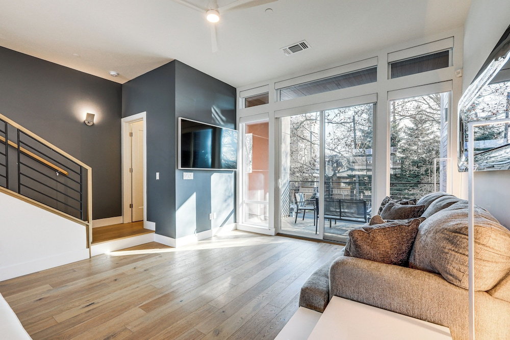 Walkable! Extended Stay 1 Mi to Dtwn Sacramento