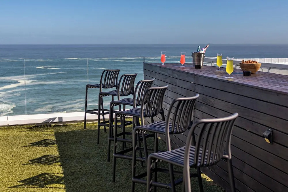 YOLO Spaces - Clifton Private Beach Villa