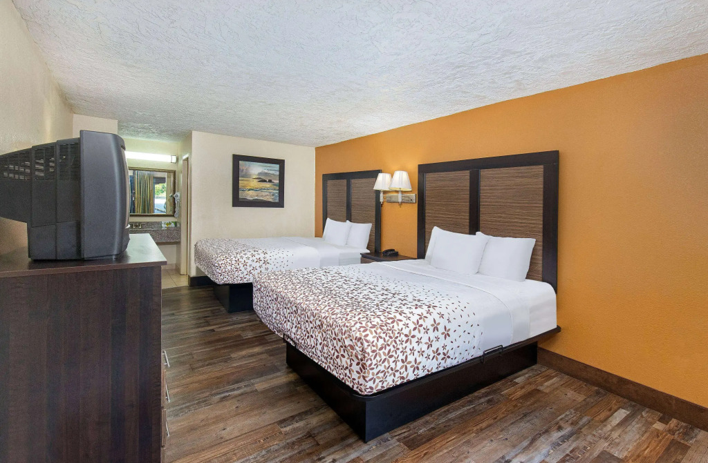Americana Inn a Travelodge by Wyndham