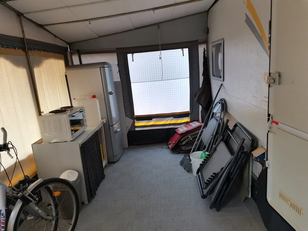 Caravan near the sea 5