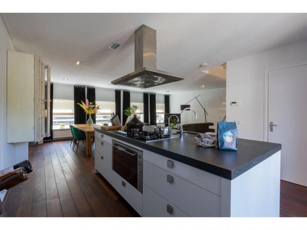 Central Domburg Apartment