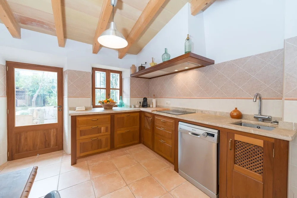 Can Raia in S Ller With 4 Bedrooms and 2 Bathrooms