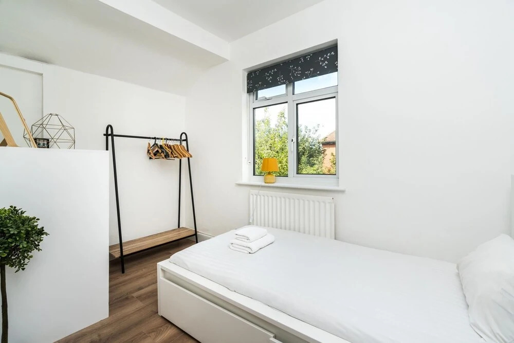 NEW Lux 3BD Family Home W/garden - North London