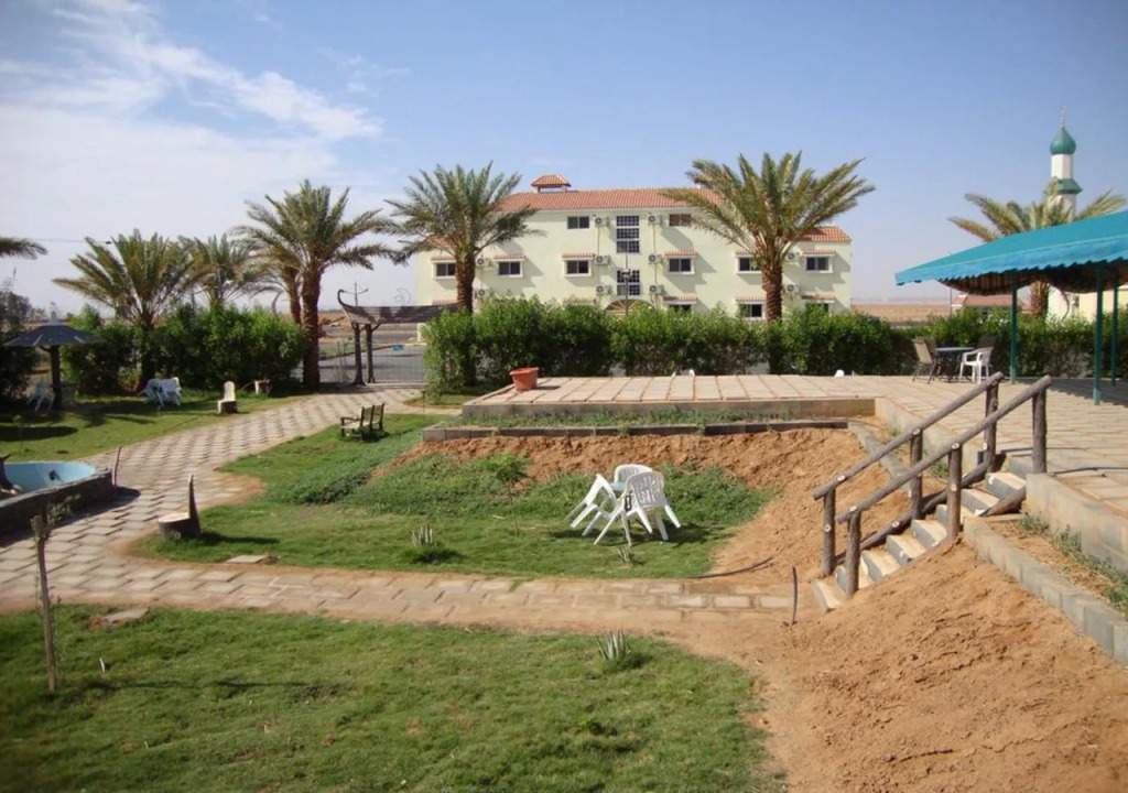 Al Qwafil Suites