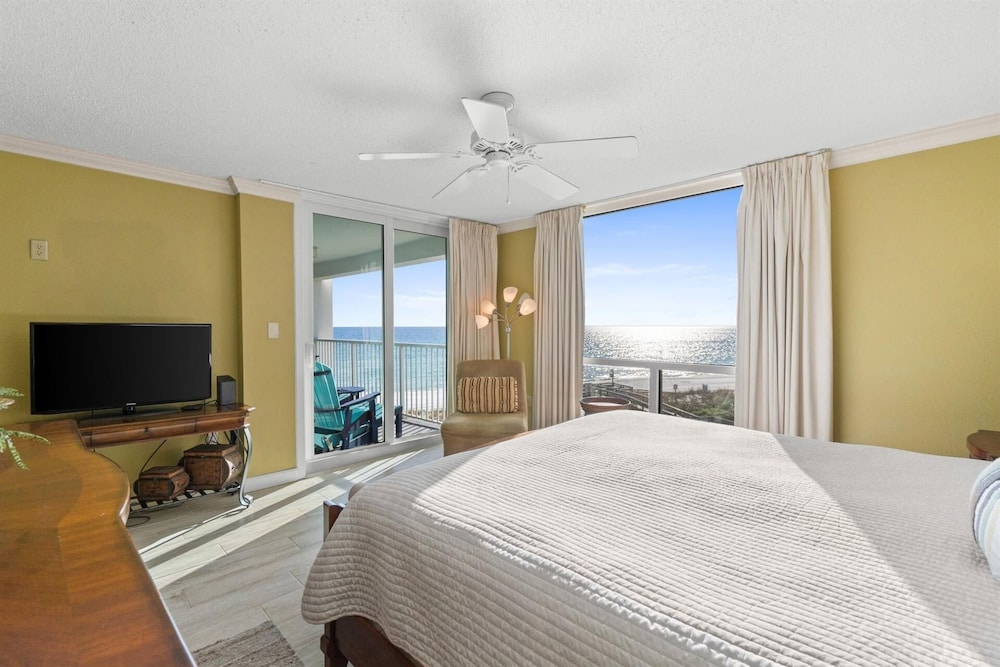 Shoreline Towers 1043 2 Bedroom Condo