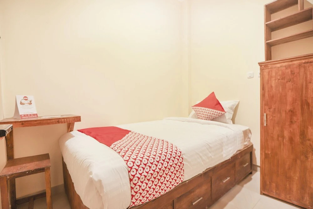 OYO 151 Cherish Residence